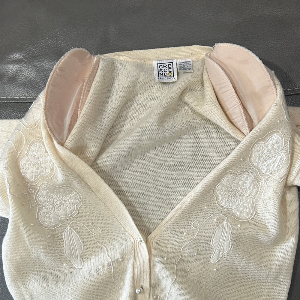 Crescendo Vintage 80s/90s Hong Kong Elegant Cream Cardigan Sweater EUVC - Picture 7 of 7